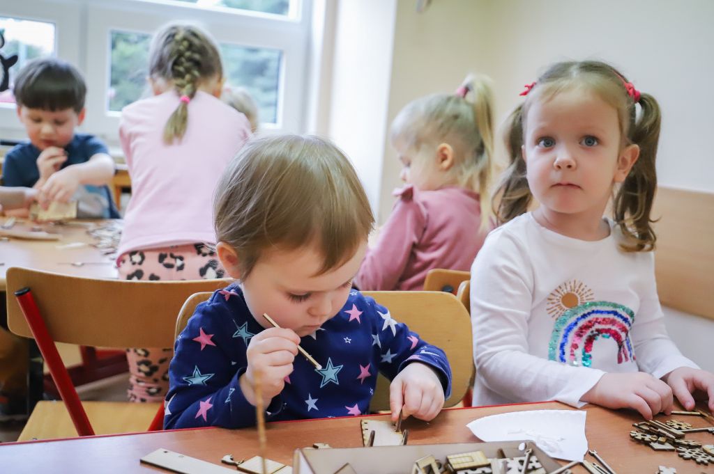 Warsztaty Bajkowy Ogród Wartości w Przedszkolu Miejskim - zdjęcie #34 - eOstroleka.pl