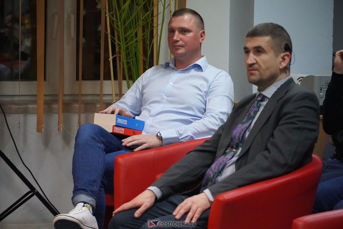 Jakub Żulczyk w Ostrołęce: Dawno temu w Warszawie i sekrety pisania bestsellerów [20.02.2024] - zdjęcie #33 - eOstroleka.pl