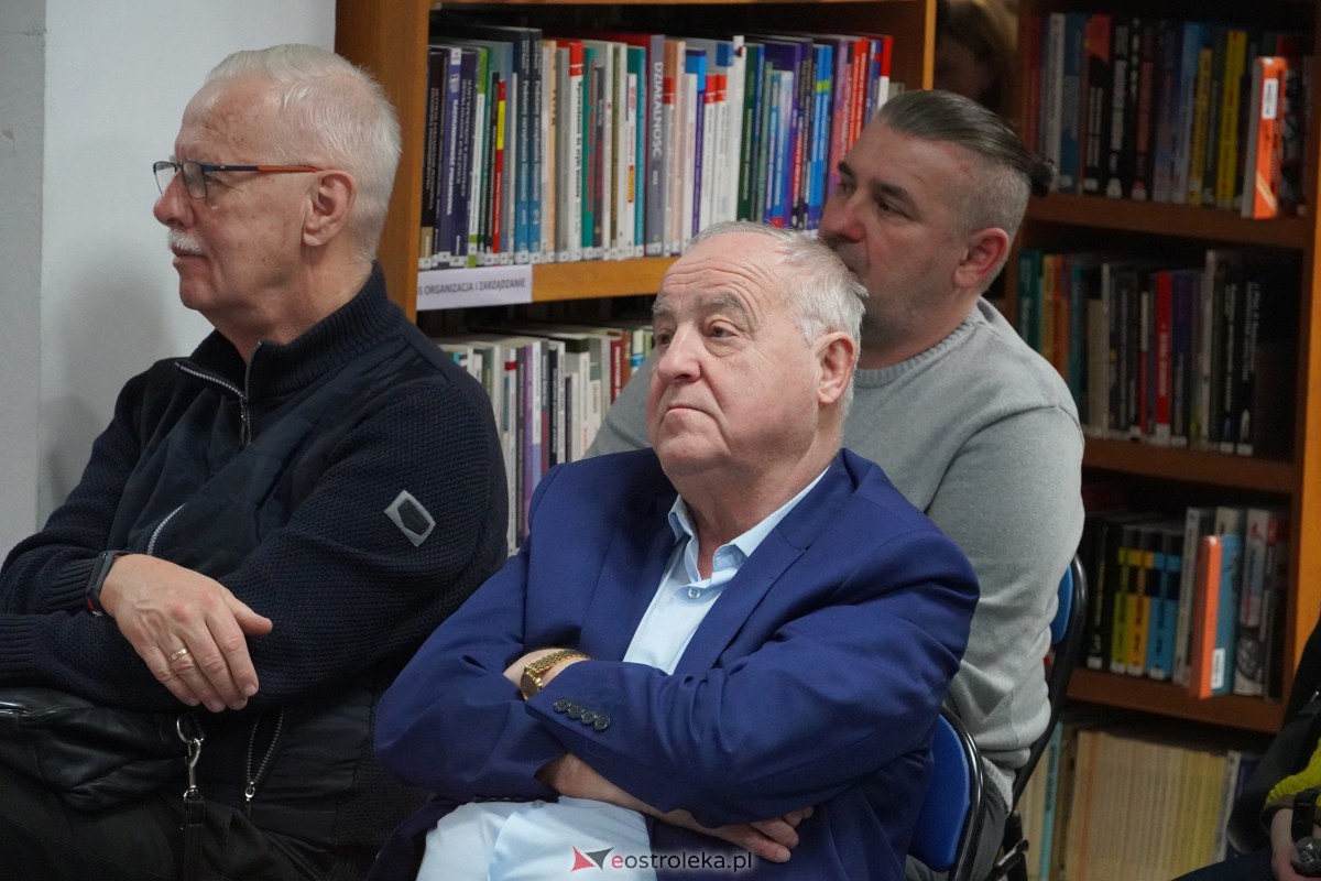 Jakub Żulczyk w Ostrołęce: Dawno temu w Warszawie i sekrety pisania bestsellerów [20.02.2024] - zdjęcie #30 - eOstroleka.pl