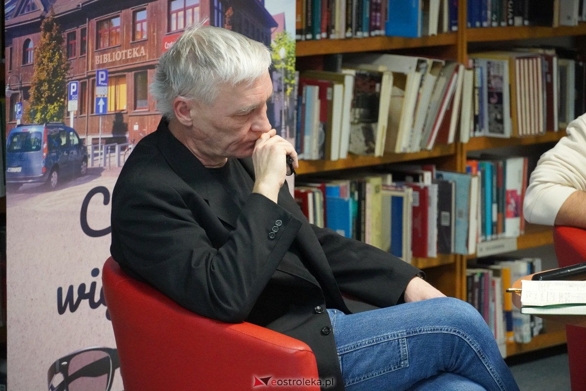Jakub Żulczyk w Ostrołęce: Dawno temu w Warszawie i sekrety pisania bestsellerów [20.02.2024] - zdjęcie #26 - eOstroleka.pl