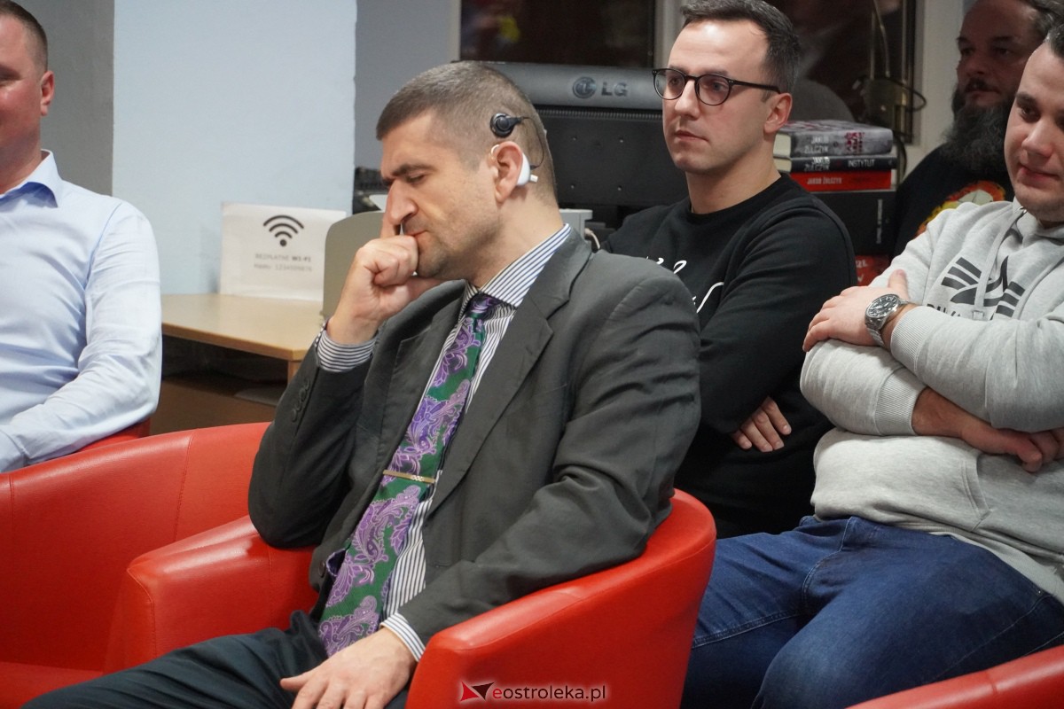 Jakub Żulczyk w Ostrołęce: Dawno temu w Warszawie i sekrety pisania bestsellerów [20.02.2024] - zdjęcie #17 - eOstroleka.pl