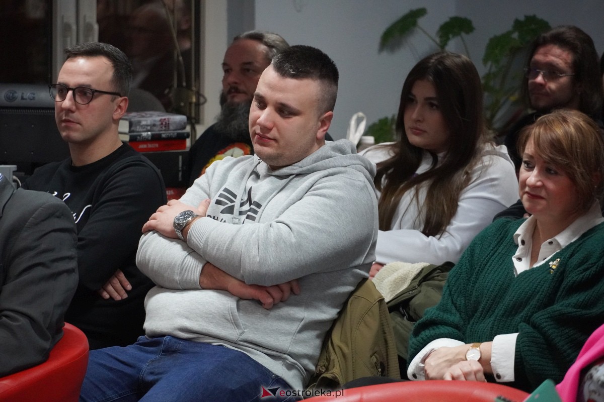 Jakub Żulczyk w Ostrołęce: Dawno temu w Warszawie i sekrety pisania bestsellerów [20.02.2024] - zdjęcie #16 - eOstroleka.pl