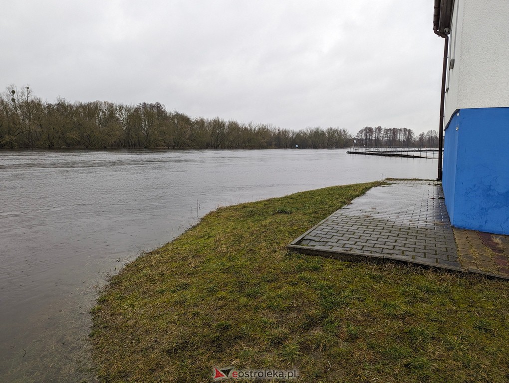 Rzeka Narew w Ostrołęce [21.02.2024] - zdjęcie #19 - eOstroleka.pl