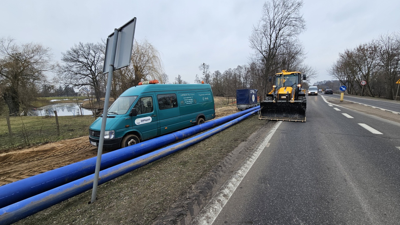 Budowa sieci wodociągowej przy ul. Warszawskiej na finiszu. Mieszkańcy osiedla Leśne odetchną z ulgą [22.02.2024] - zdjęcie #6 - eOstroleka.pl