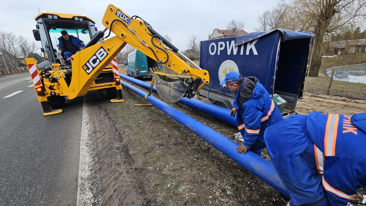 Budowa sieci wodociągowej przy ul. Warszawskiej na finiszu. Mieszkańcy osiedla Leśne odetchną z ulgą [22.02.2024] - zdjęcie #5 - eOstroleka.pl