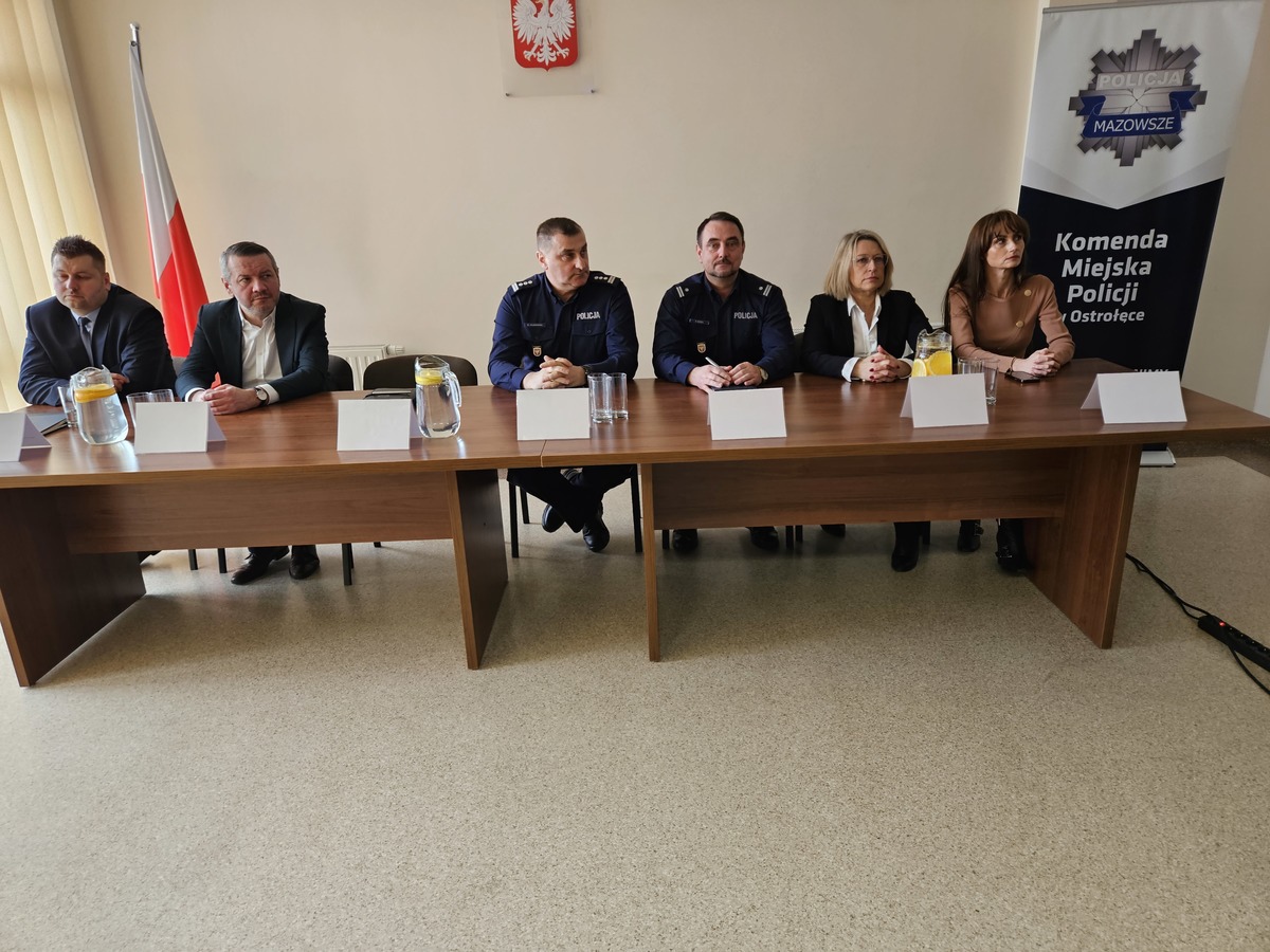 Odprawa roczna w KMP w Ostrołęce [23.02.2024] - zdjęcie #2 - eOstroleka.pl