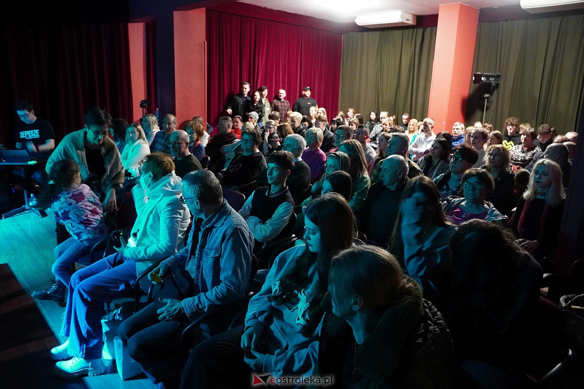Spektakl “Pierwsza lepsza” w Klubie Oczko [23.02.2024] - zdjęcie #30 - eOstroleka.pl