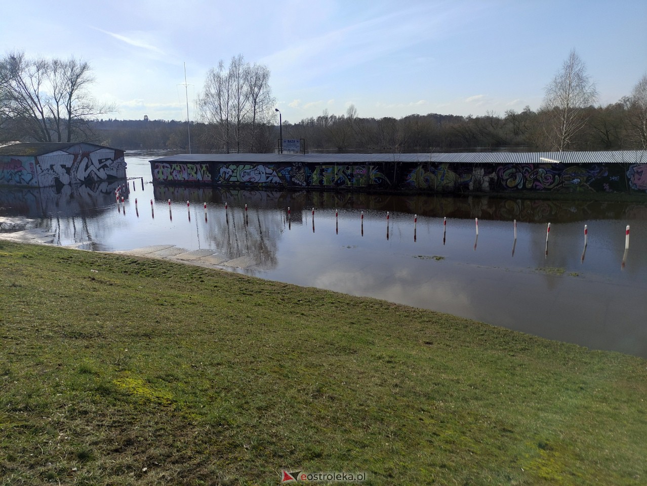 Wysoki stan rzeki Narew [25.02.2024] - zdjęcie #33 - eOstroleka.pl