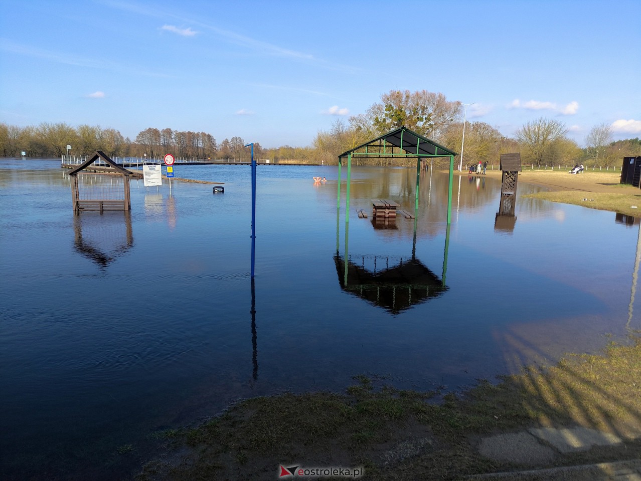 Wysoki stan rzeki Narew [25.02.2024] - zdjęcie #27 - eOstroleka.pl