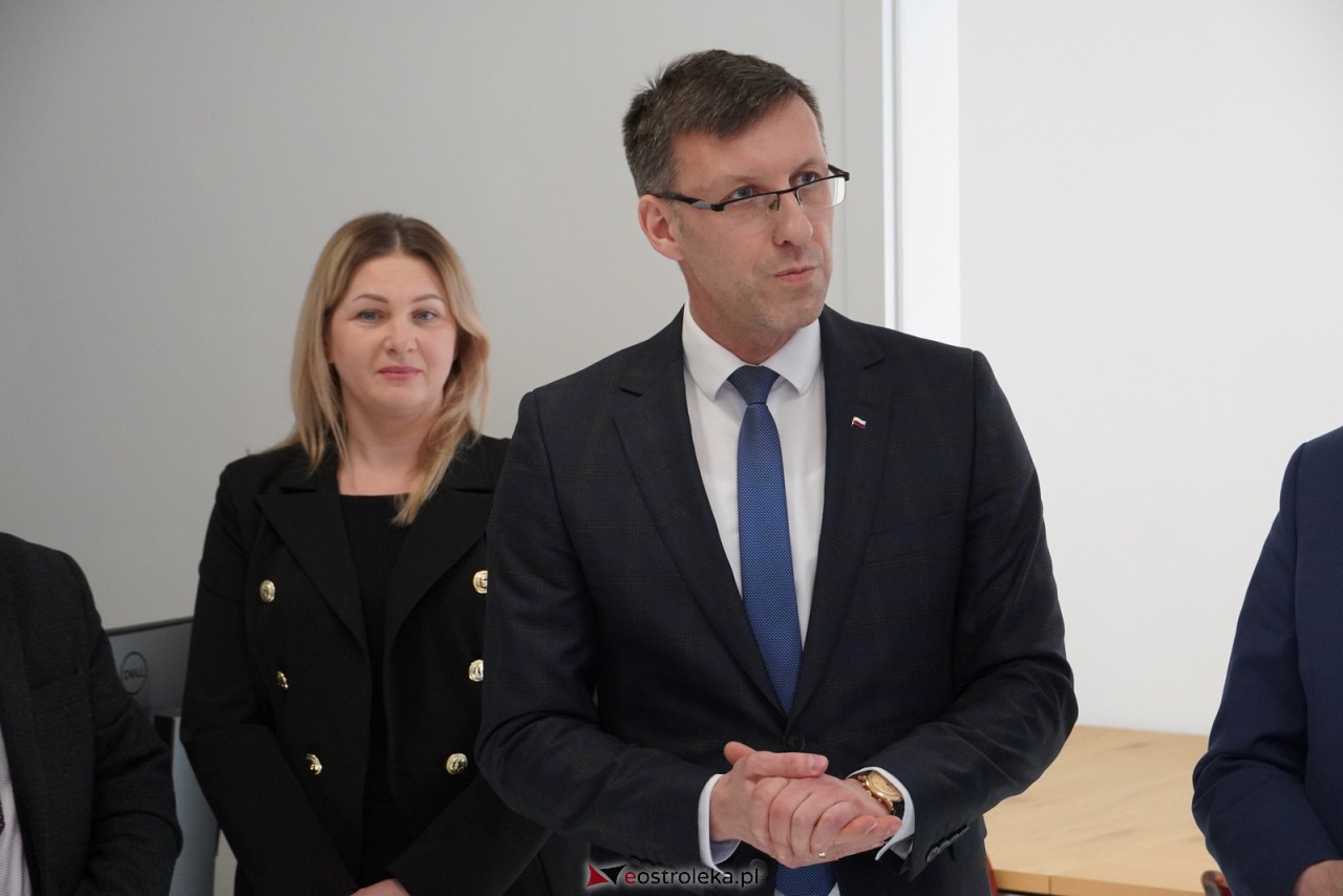 Uroczyste otwarcie Biura poselskiego Marcina Grabowskiego w Ostrołęce [ZDJĘCIA] - zdjęcie #12 - eOstroleka.pl