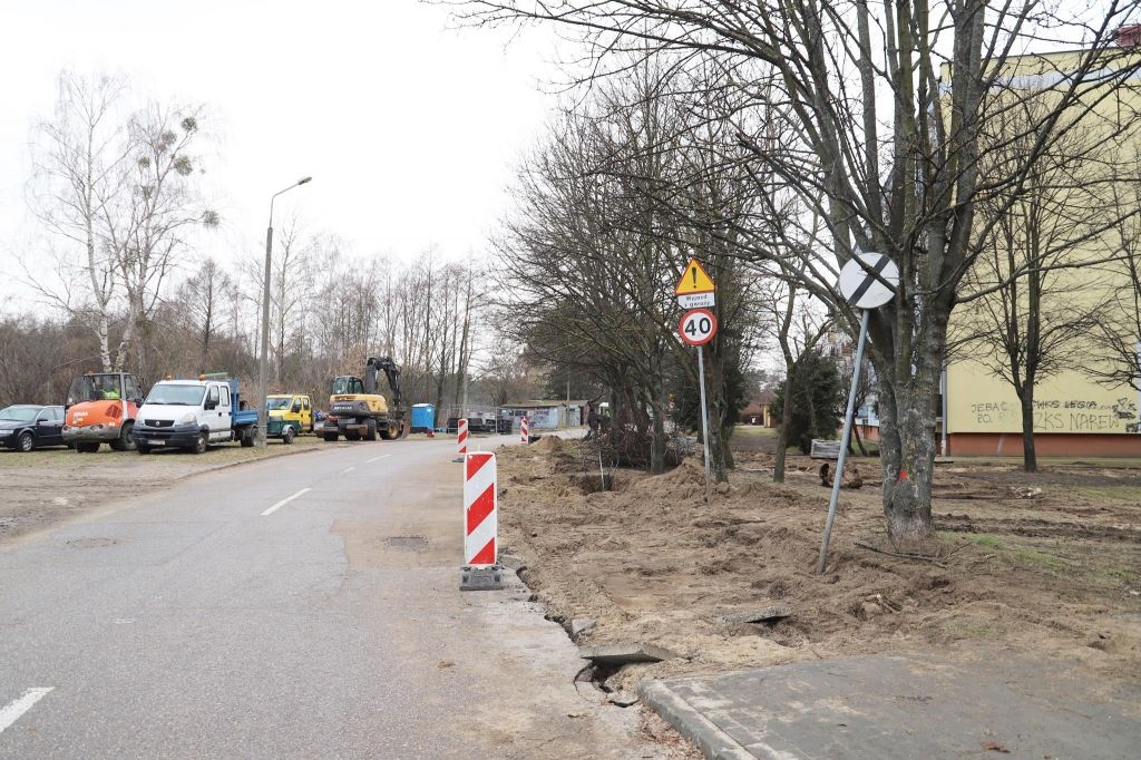 Budujemy ścieżkę pieszo-rowerową przy ulicy Modrzejewskiej - zdjęcie #2 - eOstroleka.pl