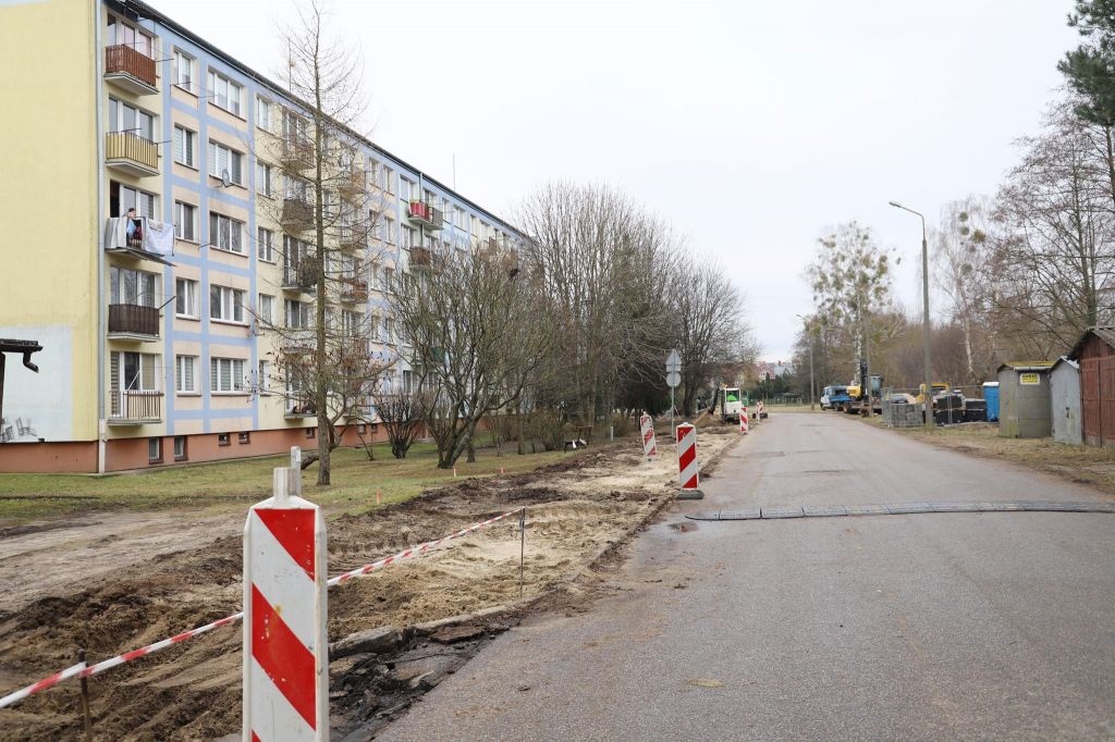 Budujemy ścieżkę pieszo-rowerową przy ulicy Modrzejewskiej - zdjęcie #7 - eOstroleka.pl