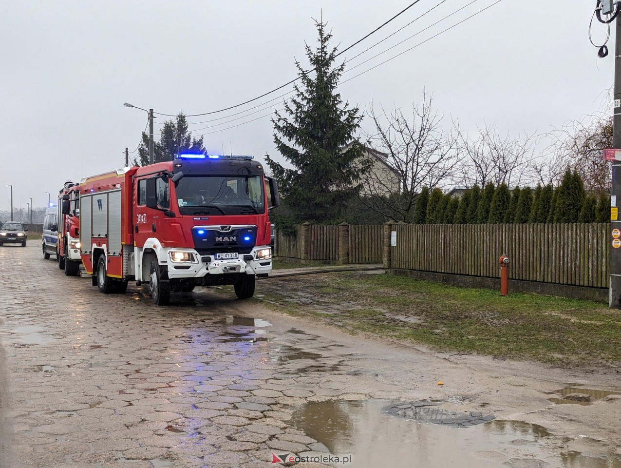 Pożar przy ulicy kolejowej w Ostrołęce [28.02.2024] - zdjęcie #1 - eOstroleka.pl