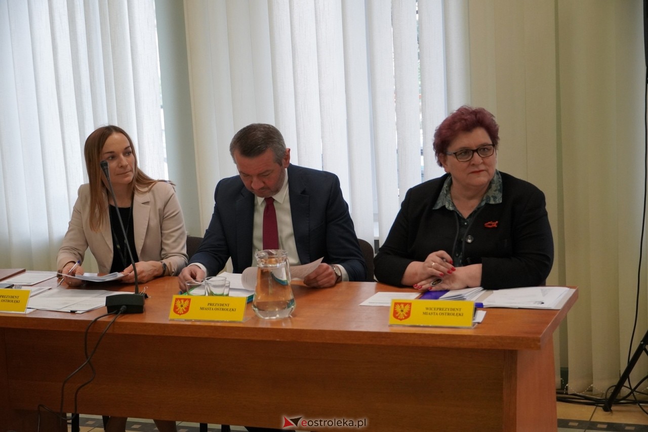 Sesja Rady Miasta Ostrołęki [29.02.2023] - zdjęcie #19 - eOstroleka.pl