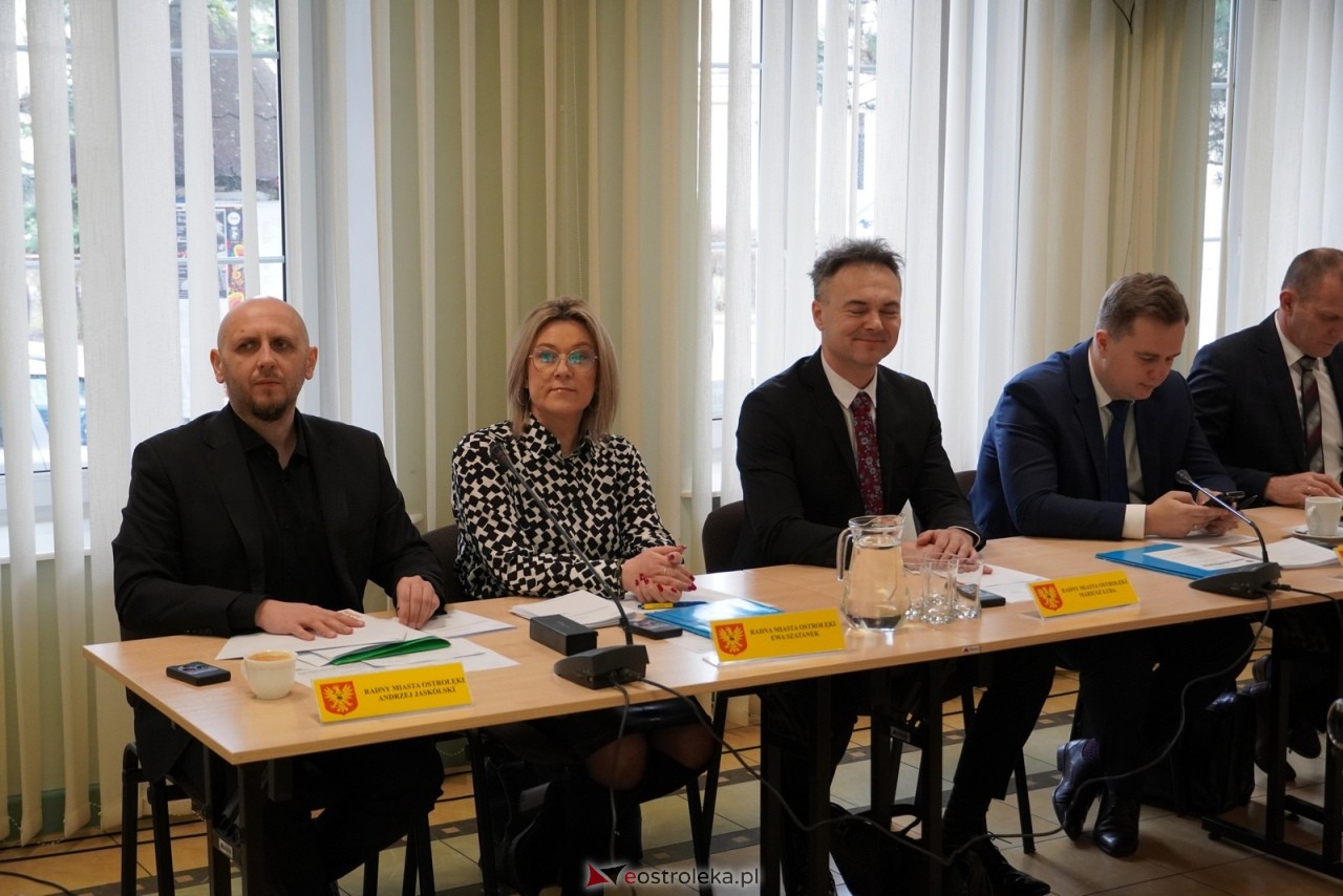 Sesja Rady Miasta Ostrołęki [29.02.2023] - zdjęcie #17 - eOstroleka.pl