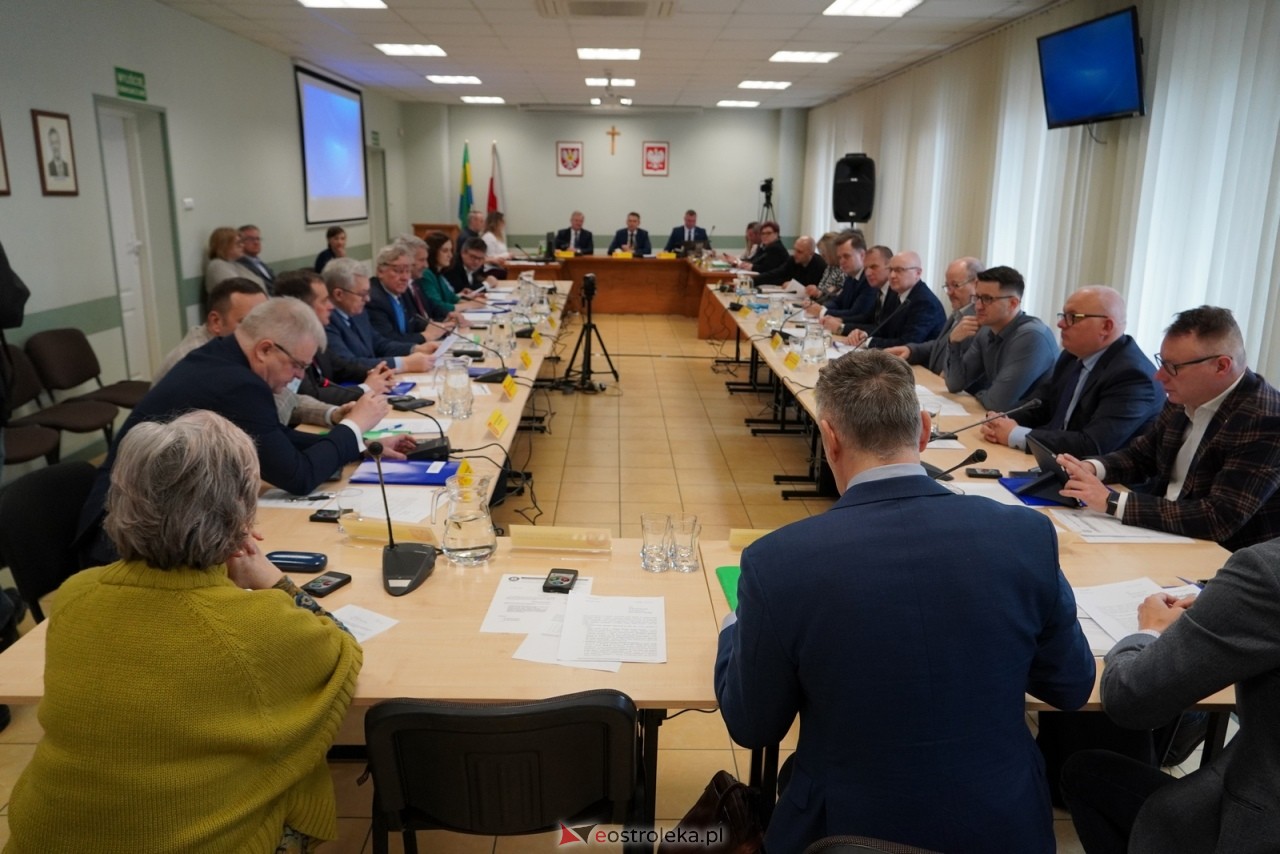 Sesja Rady Miasta Ostrołęki [29.02.2023] - zdjęcie #2 - eOstroleka.pl