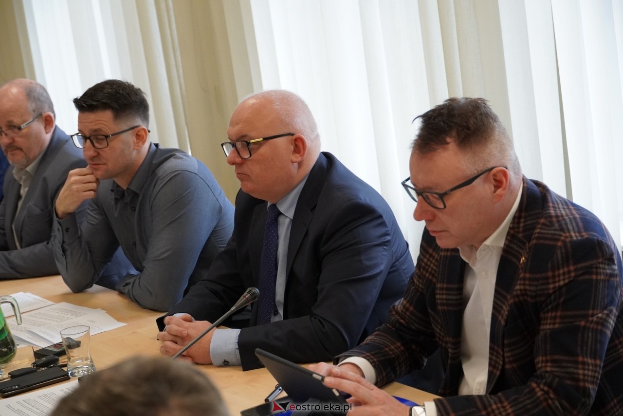 Sesja Rady Miasta Ostrołęki [29.02.2023] - zdjęcie #1 - eOstroleka.pl