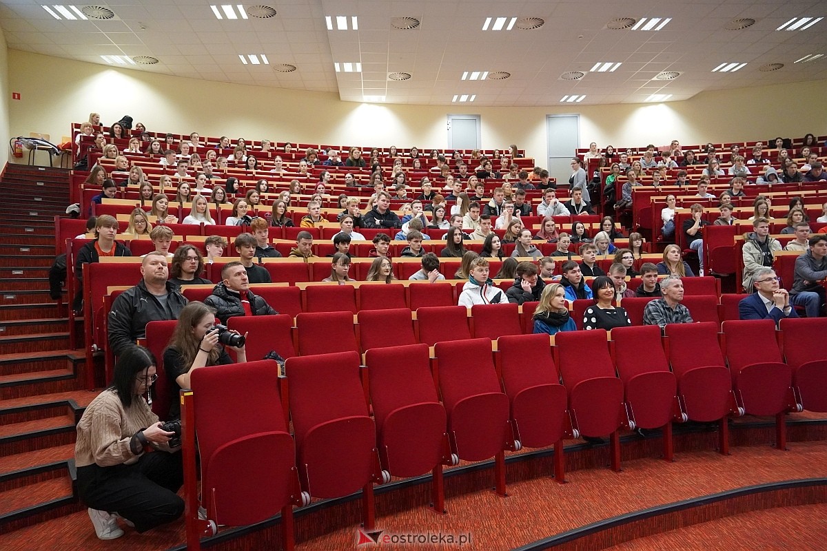 Sympozjum Dezinformacja obrazem w Wyższej Szkole Administracji Publicznej w Ostrołęce [29.02.2024] - zdjęcie #50 - eOstroleka.pl