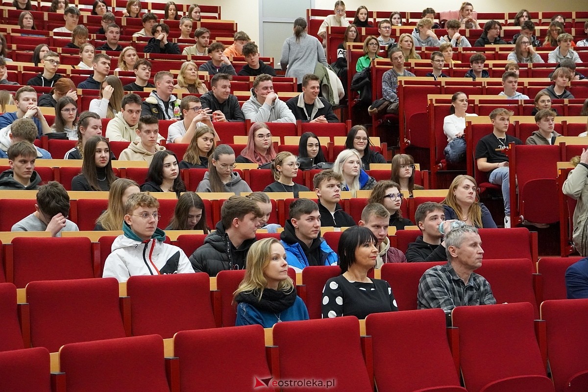 Sympozjum Dezinformacja obrazem w Wyższej Szkole Administracji Publicznej w Ostrołęce [29.02.2024] - zdjęcie #49 - eOstroleka.pl