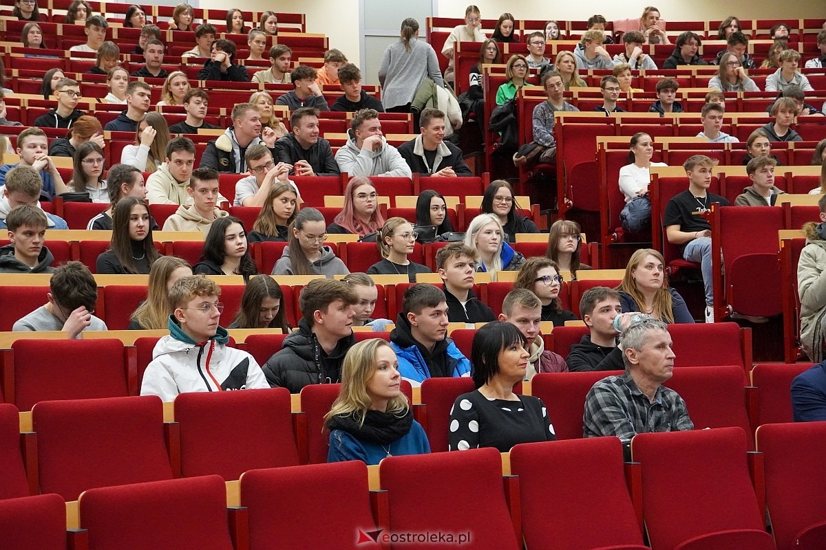 Sympozjum Dezinformacja obrazem w Wyższej Szkole Administracji Publicznej w Ostrołęce [29.02.2024] - zdjęcie #48 - eOstroleka.pl