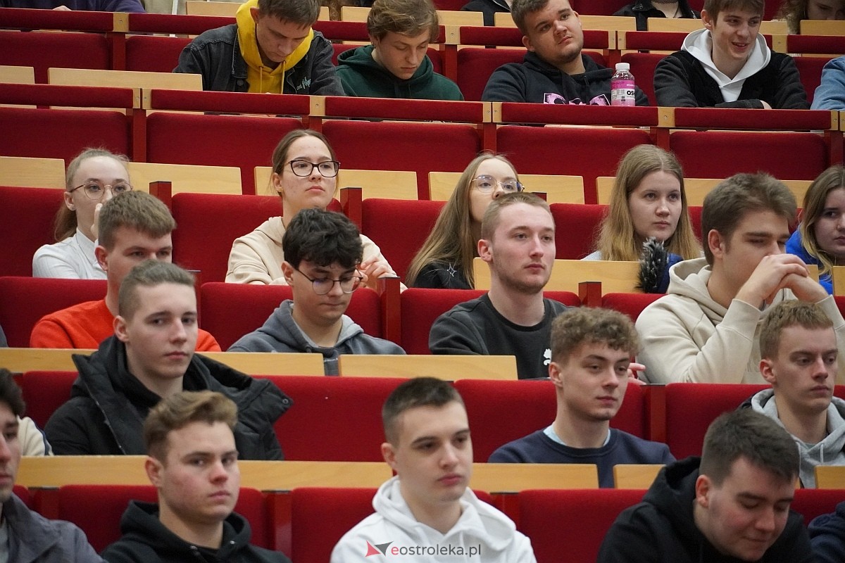 Sympozjum Dezinformacja obrazem w Wyższej Szkole Administracji Publicznej w Ostrołęce [29.02.2024] - zdjęcie #41 - eOstroleka.pl