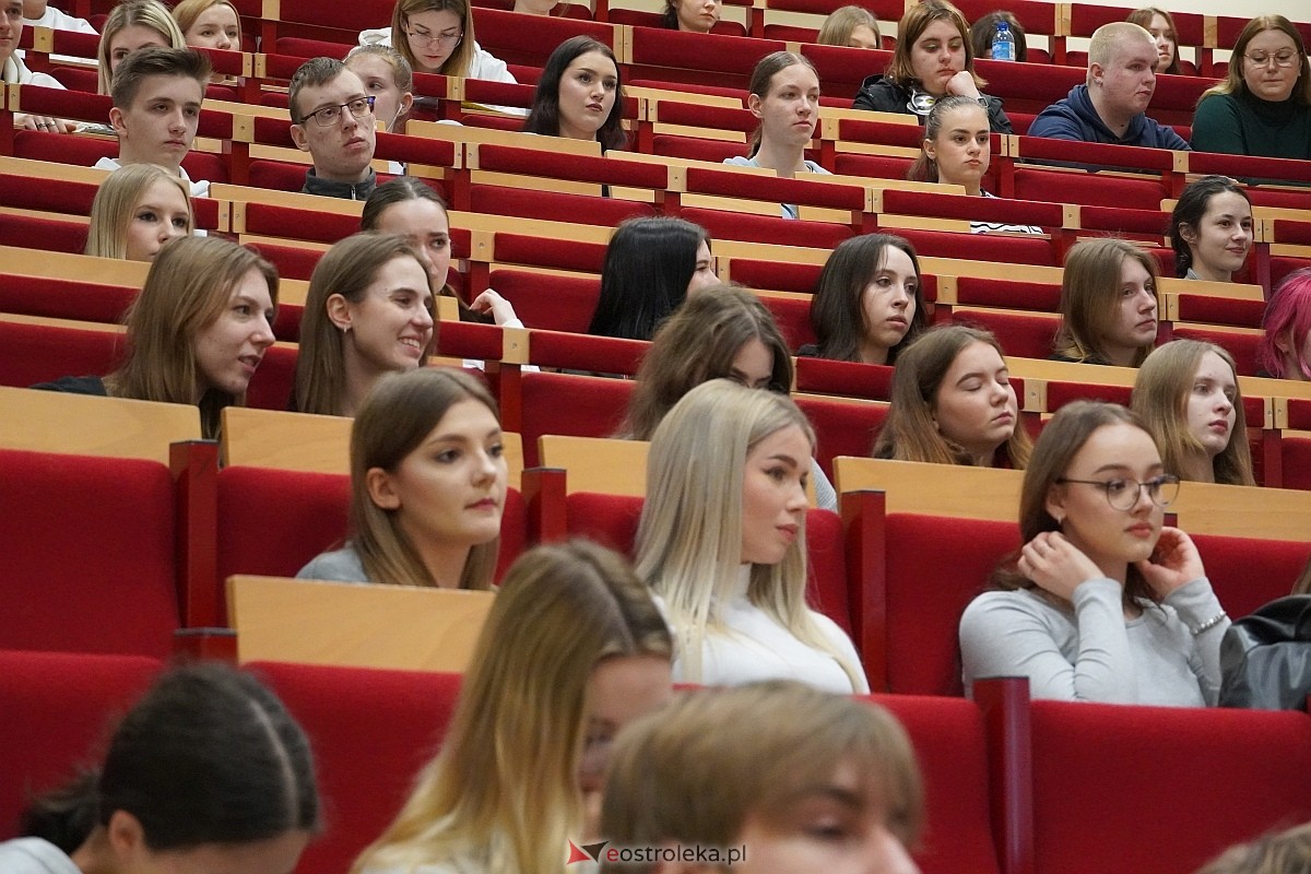 Sympozjum Dezinformacja obrazem w Wyższej Szkole Administracji Publicznej w Ostrołęce [29.02.2024] - zdjęcie #33 - eOstroleka.pl