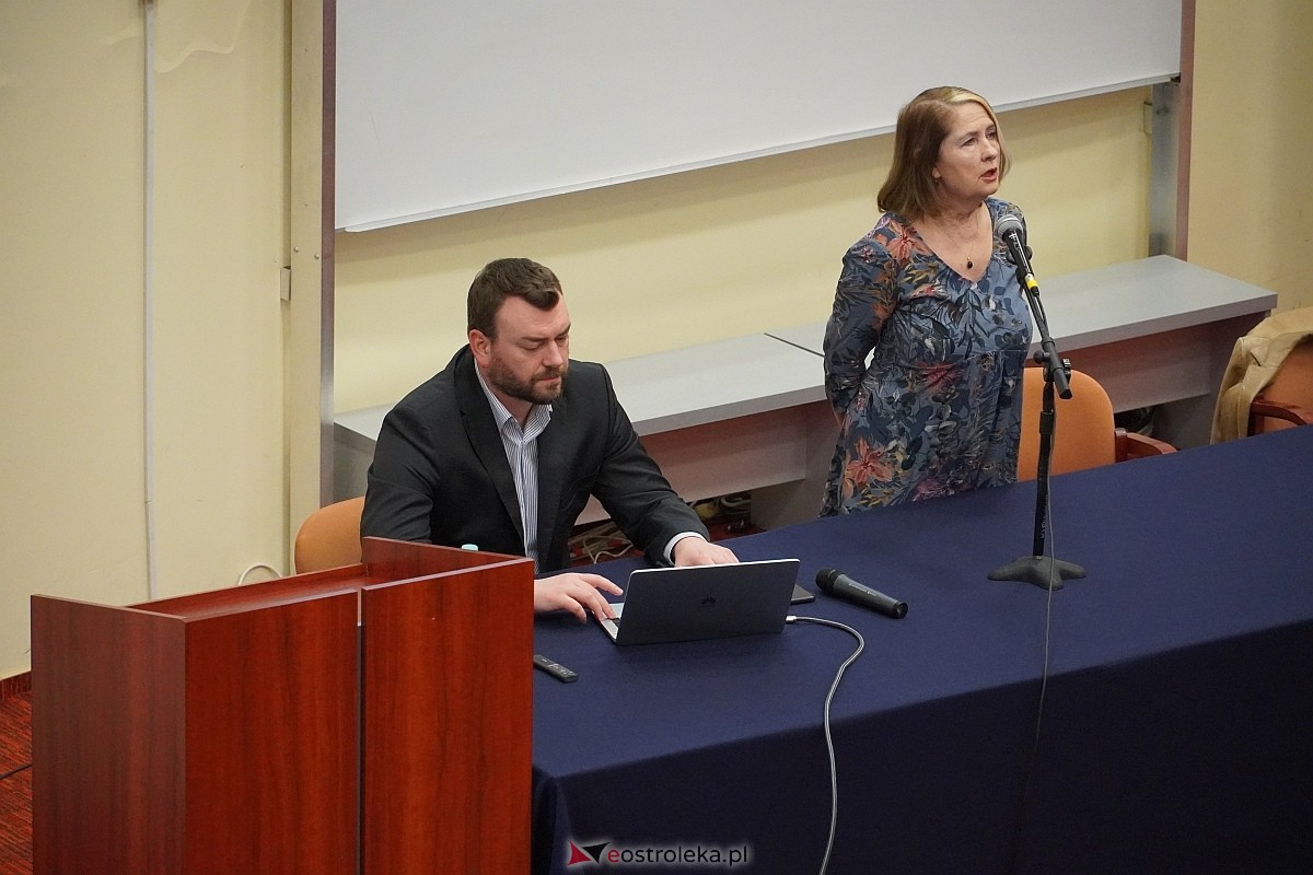 Sympozjum Dezinformacja obrazem w Wyższej Szkole Administracji Publicznej w Ostrołęce [29.02.2024] - zdjęcie #25 - eOstroleka.pl