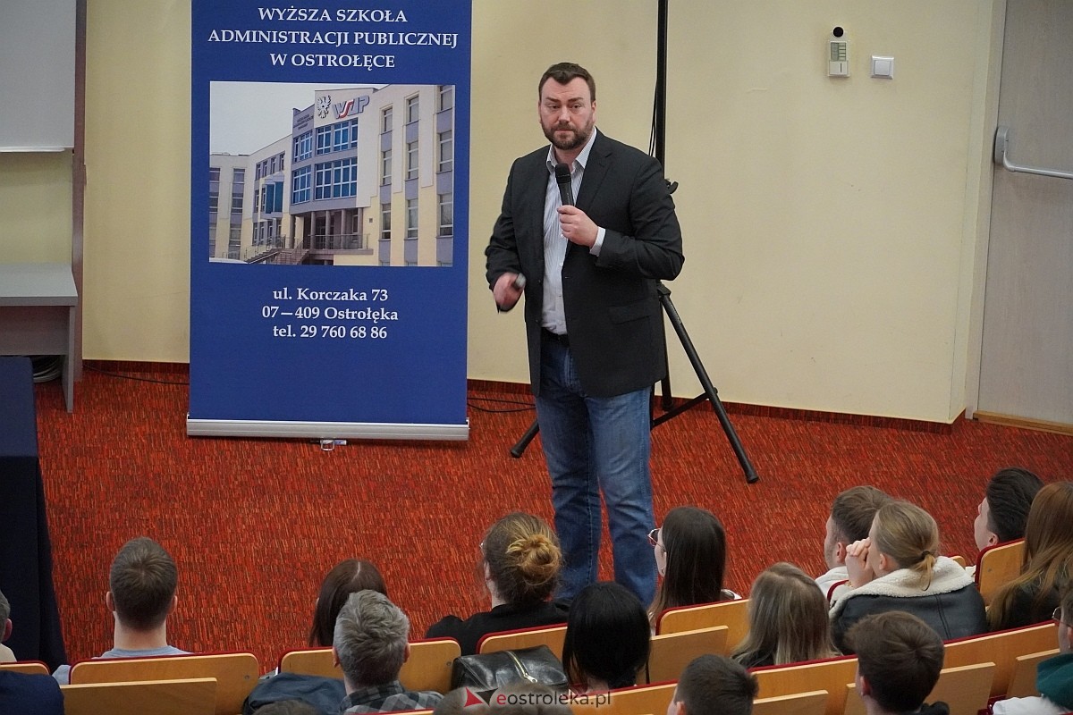 Sympozjum Dezinformacja obrazem w Wyższej Szkole Administracji Publicznej w Ostrołęce [29.02.2024] - zdjęcie #6 - eOstroleka.pl