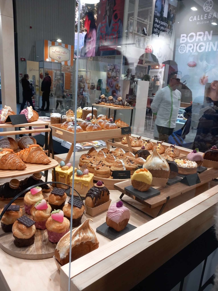 Słodkie inspiracje - uczniowie ZSZ 4 w Ostrołęce na targach Expo Sweet - zdjęcie #23 - eOstroleka.pl