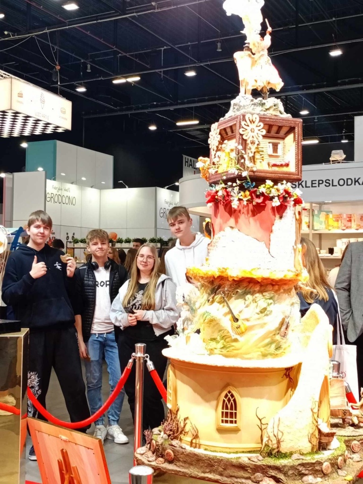 Słodkie inspiracje - uczniowie ZSZ 4 w Ostrołęce na targach Expo Sweet - zdjęcie #15 - eOstroleka.pl