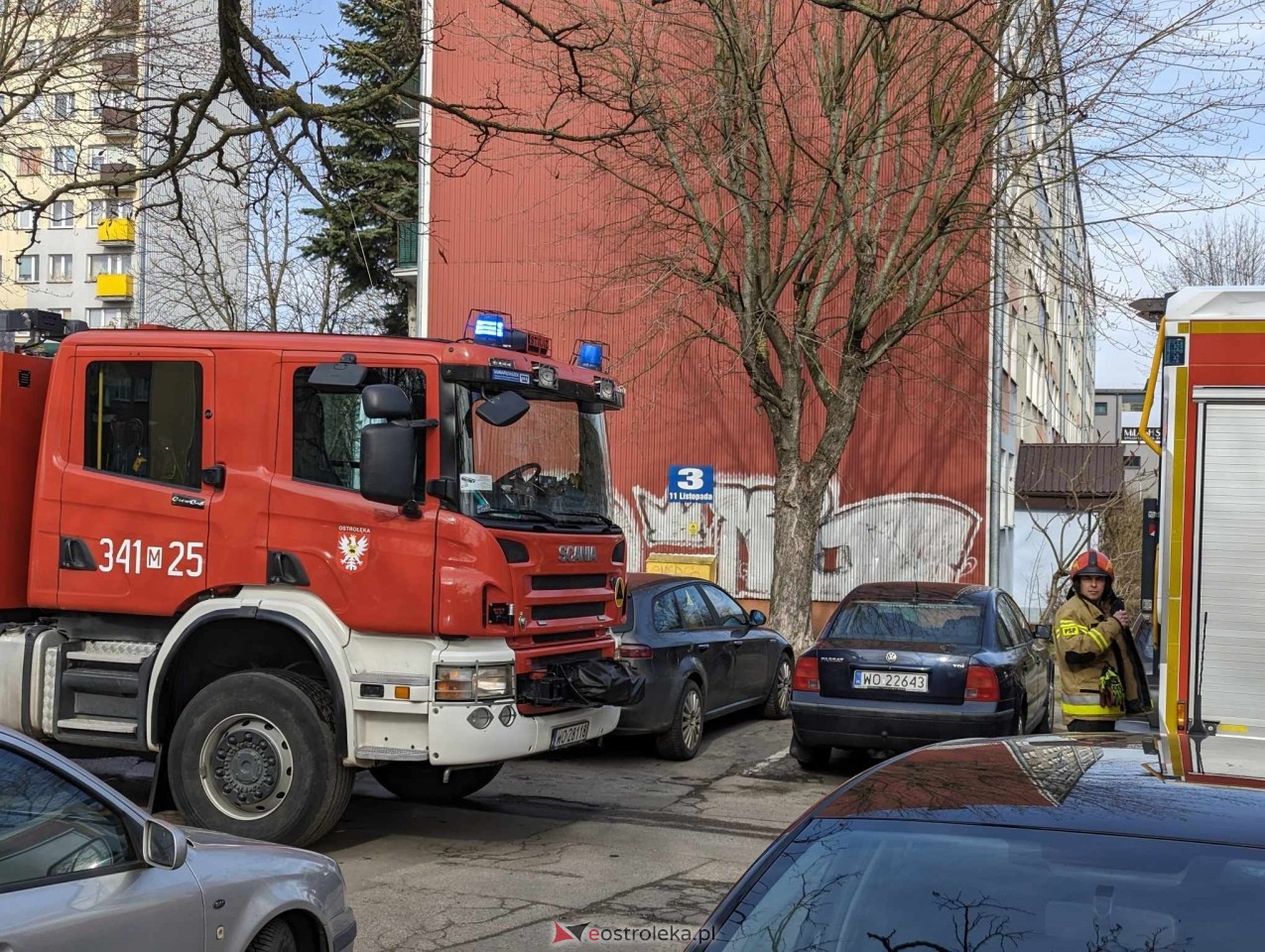 Akcja ratunkowa w bloku przy 11 Listopada [01.03.2024] - zdjęcie #5 - eOstroleka.pl