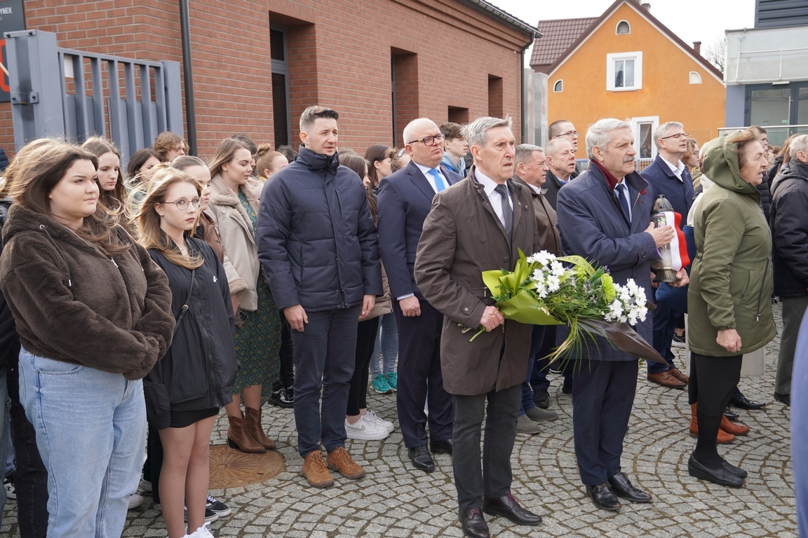 Uroczysty apel z okazji Narodowego Dnia Pamięci Żołnierzy Wyklętych w MŻW [1.03.2024] - zdjęcie #29 - eOstroleka.pl