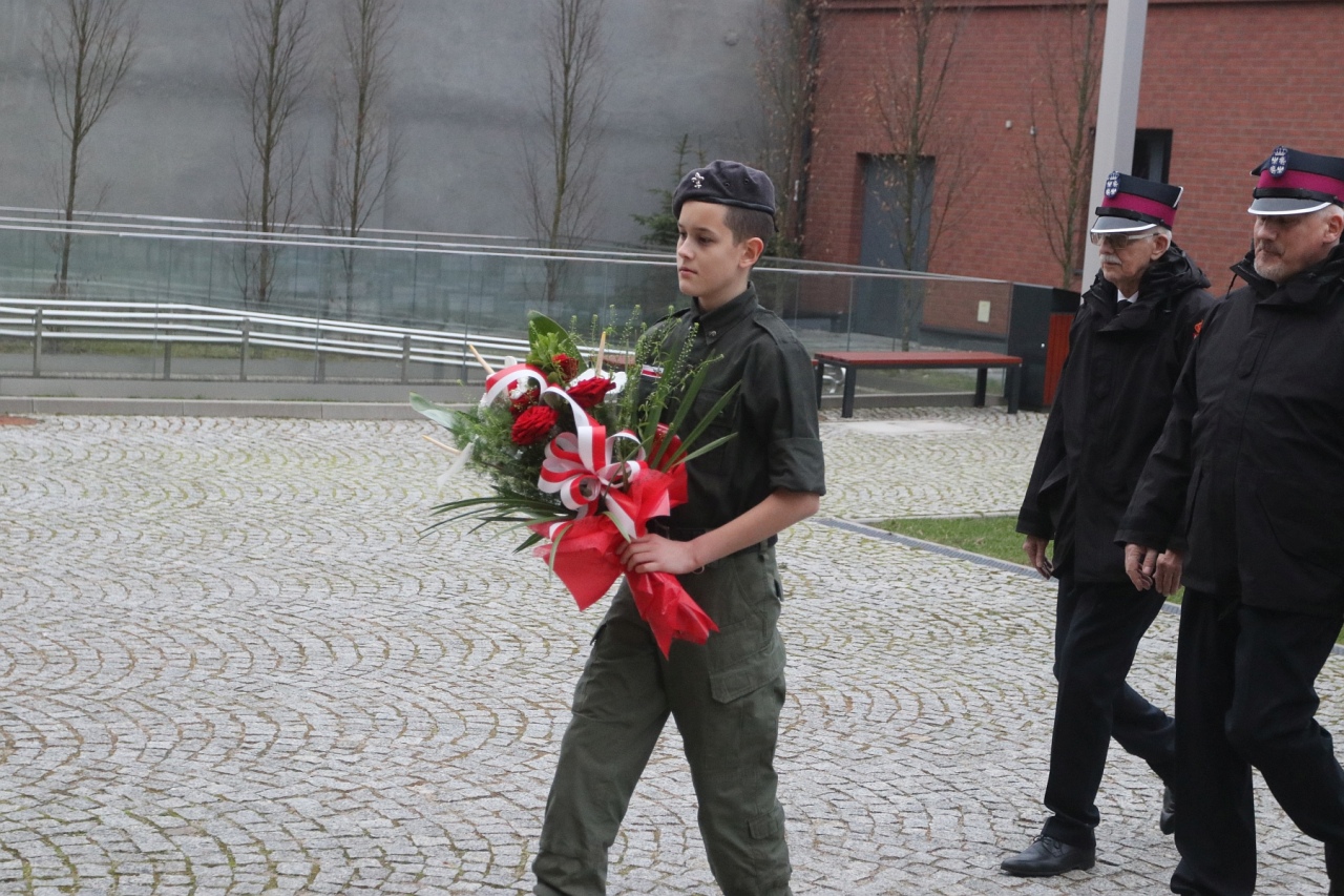 Uroczyste spotkanie połączone z wręczeniem Odznaki Honorowej „Krzyż Pamięci Niezłomnych Żołnierzy Wyklętych 1944-1963” [02.03.2024] - zdjęcie #4 - eOstroleka.pl