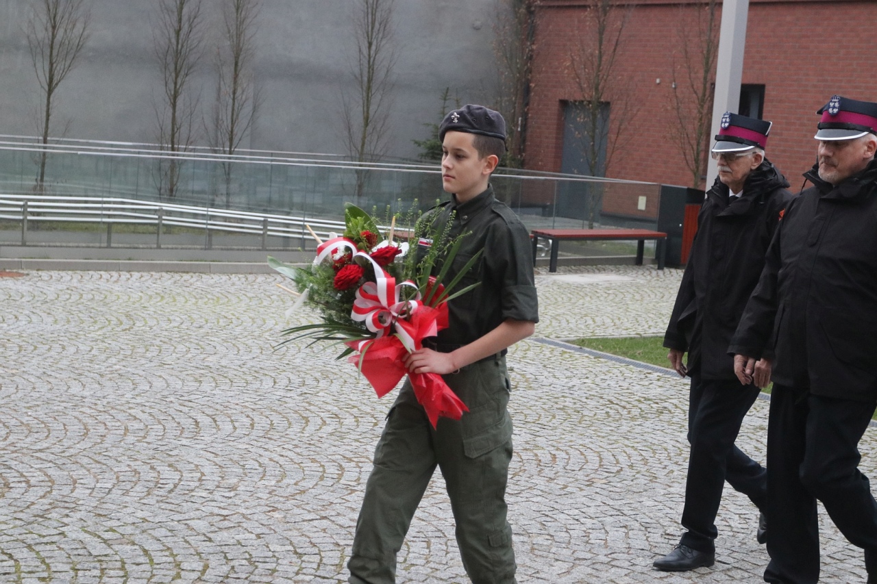 Uroczyste spotkanie połączone z wręczeniem Odznaki Honorowej „Krzyż Pamięci Niezłomnych Żołnierzy Wyklętych 1944-1963” [02.03.2024] - zdjęcie #26 - eOstroleka.pl