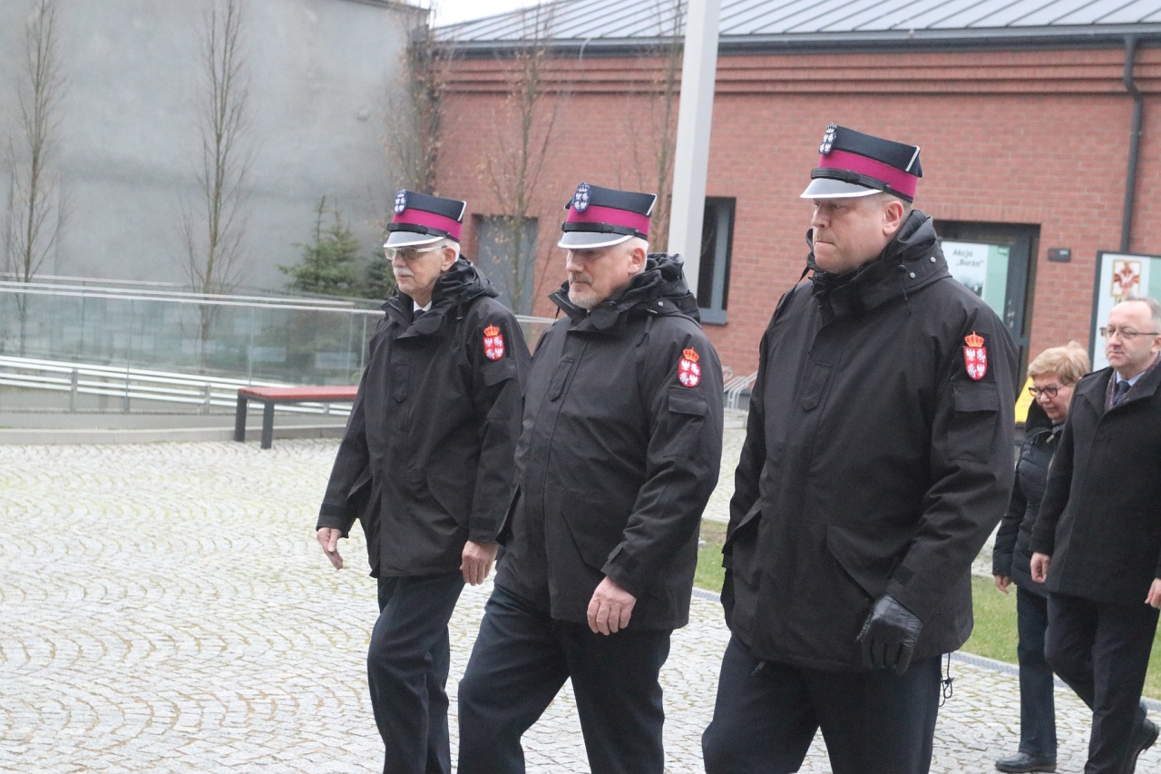 Uroczyste spotkanie połączone z wręczeniem Odznaki Honorowej „Krzyż Pamięci Niezłomnych Żołnierzy Wyklętych 1944-1963” [02.03.2024] - zdjęcie #25 - eOstroleka.pl