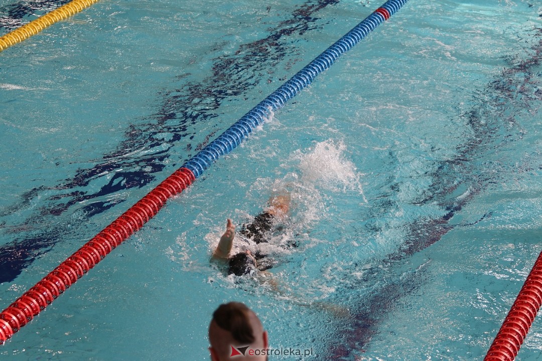 Zawody pływackie w Ostrołęce [03.03.2024] - zdjęcie #21 - eOstroleka.pl