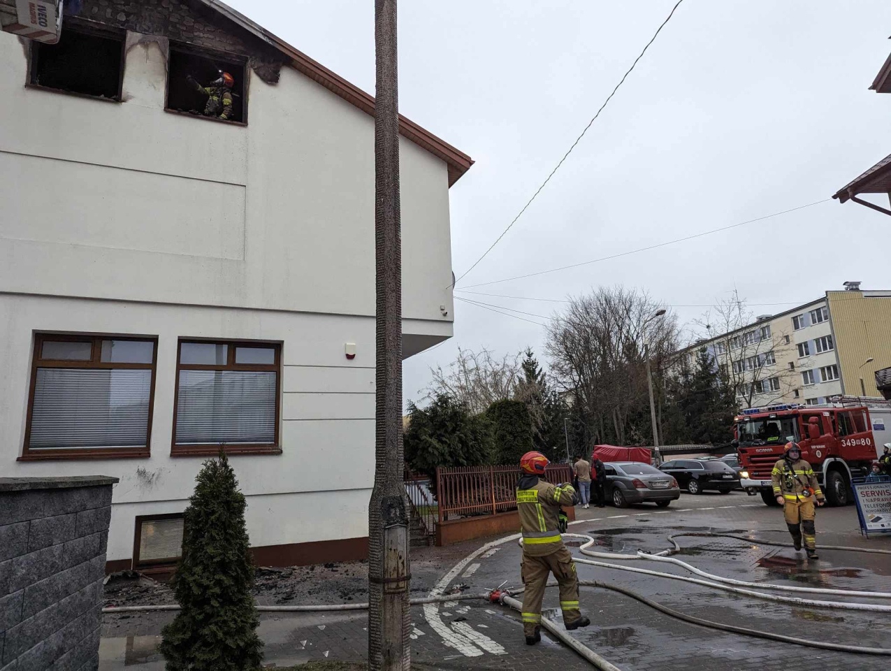 Pożar domu w centrum Ostrołęki [4.03.2024] - zdjęcie #14 - eOstroleka.pl
