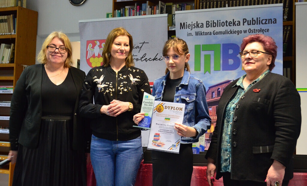Statuetki Czytelnika Roku 2023 wręczone! Centrum Kultury w Lelisie po raz kolejny Liderem Czytelnictwa! [05.03.2024] - zdjęcie #8 - eOstroleka.pl