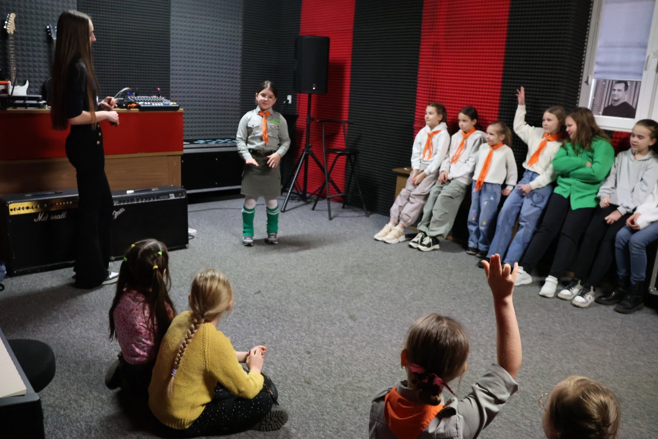 Warsztaty wokalne z Mają Walentynowicz, finalistką The Voice Of Poland w Goworowie - zdjęcie #2 - eOstroleka.pl