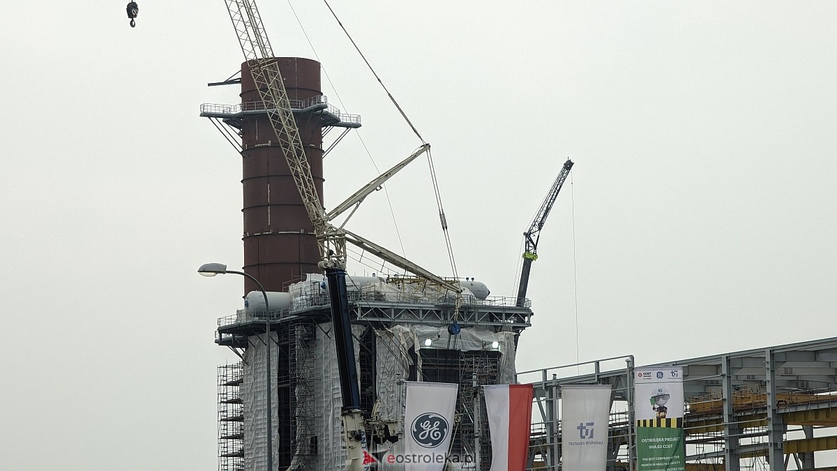 Budowa elektowni gazowej w Ostrołęce - motaż głównego generatora [02.03.2024] - zdjęcie #1 - eOstroleka.pl
