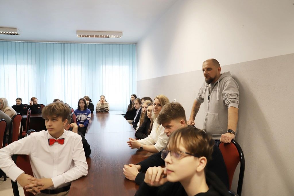 Młodzi ostrołęczanie znają się na bezpieczeństwie! Rozstrzygnięto konkurs wiedzy pożarniczej [06.03.2024] - zdjęcie #7 - eOstroleka.pl
