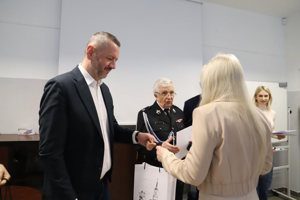 Młodzi ostrołęczanie znają się na bezpieczeństwie! Rozstrzygnięto konkurs wiedzy pożarniczej [06.03.2024] - zdjęcie #3 - eOstroleka.pl