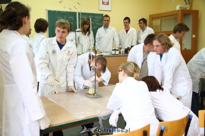 I LO warsztaty chemiczne - zdjęcie #31 - eOstroleka.pl