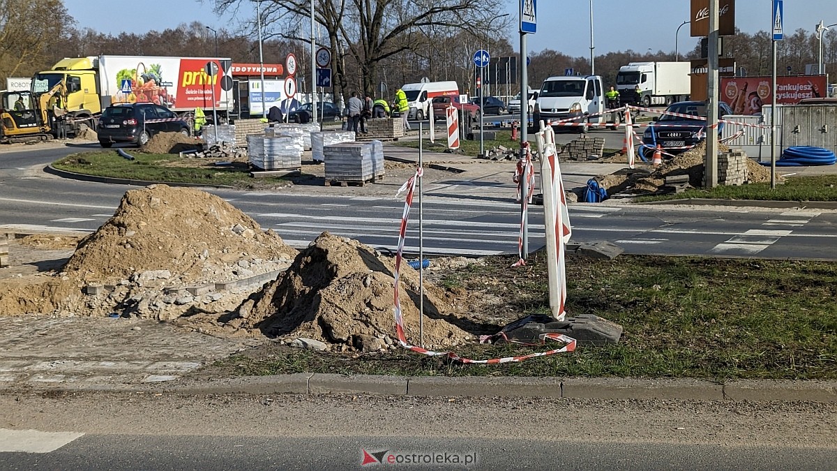 Przebudowa ronda Siemowita w Ostrołęce: Kierowcy muszą uzbroić się w cierpliwość [07.03.2024] - zdjęcie #20 - eOstroleka.pl