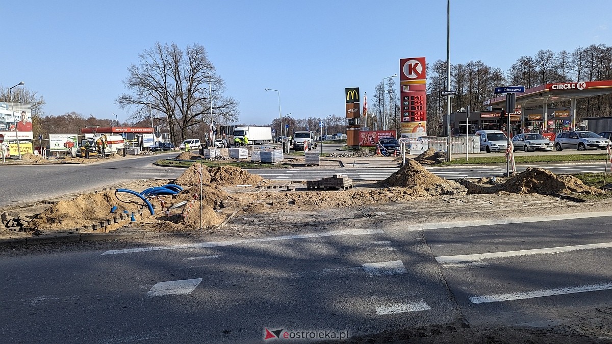 Przebudowa ronda Siemowita w Ostrołęce: Kierowcy muszą uzbroić się w cierpliwość [07.03.2024] - zdjęcie #5 - eOstroleka.pl