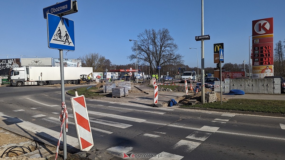 Przebudowa ronda Siemowita w Ostrołęce: Kierowcy muszą uzbroić się w cierpliwość [07.03.2024] - zdjęcie #16 - eOstroleka.pl