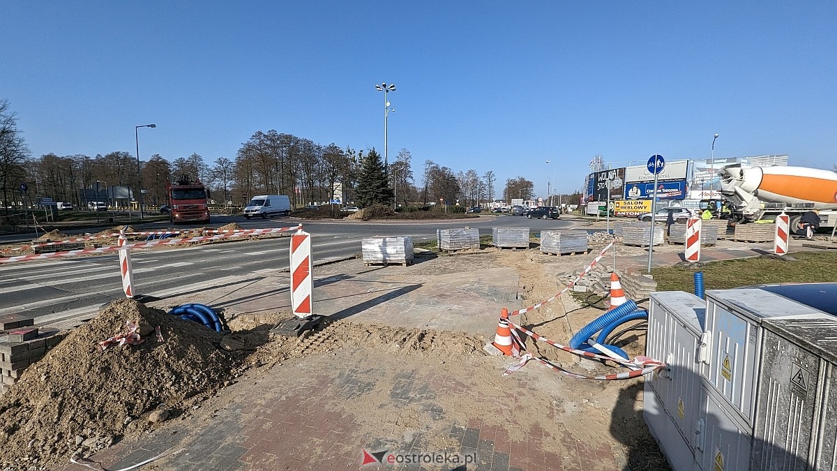 Przebudowa ronda Siemowita w Ostrołęce: Kierowcy muszą uzbroić się w cierpliwość [07.03.2024] - zdjęcie #13 - eOstroleka.pl