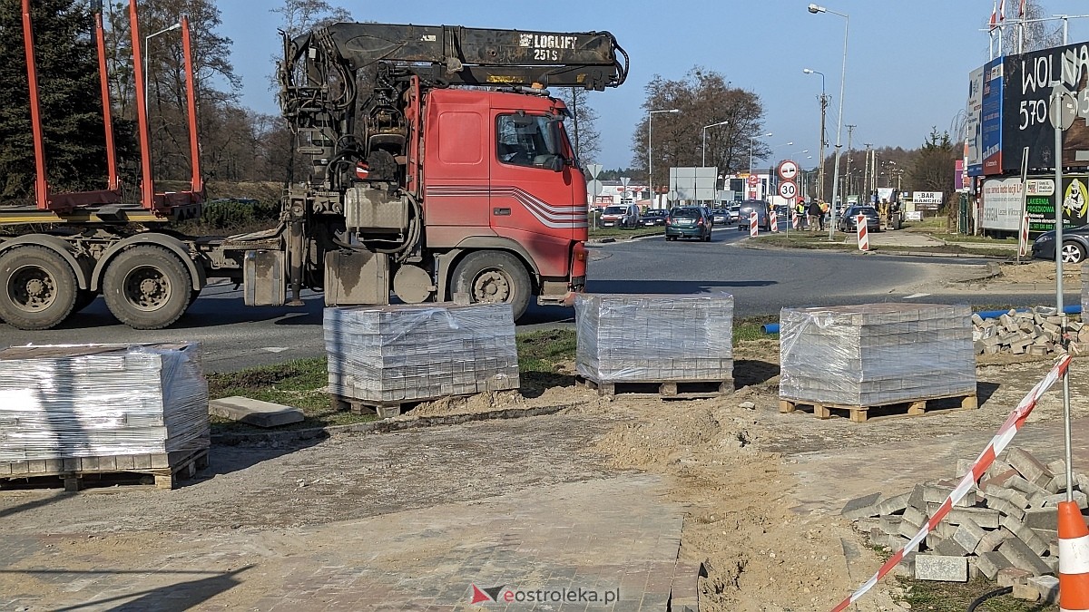 Przebudowa ronda Siemowita w Ostrołęce: Kierowcy muszą uzbroić się w cierpliwość [07.03.2024] - zdjęcie #10 - eOstroleka.pl