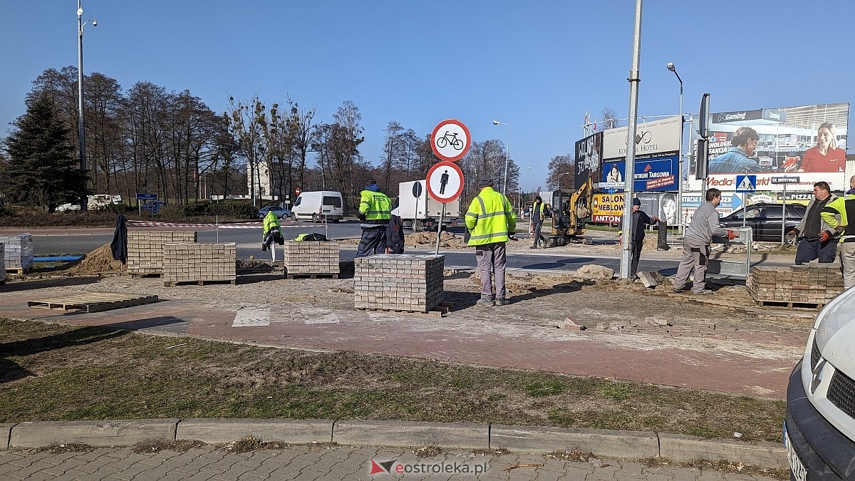 Przebudowa ronda Siemowita w Ostrołęce: Kierowcy muszą uzbroić się w cierpliwość [07.03.2024] - zdjęcie #13 - eOstroleka.pl