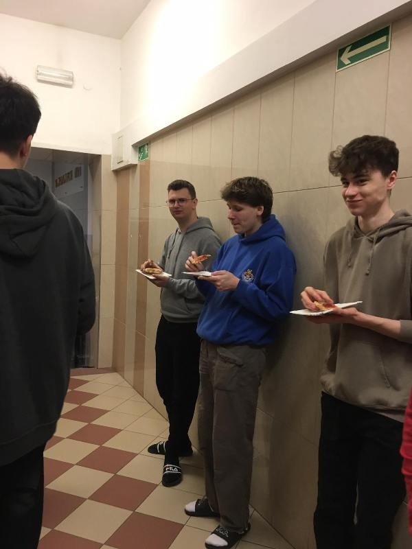 Nagroda z olimpiady w akcji: Sandwich Day hitem szkoły [07.03.2024] - zdjęcie #3 - eOstroleka.pl